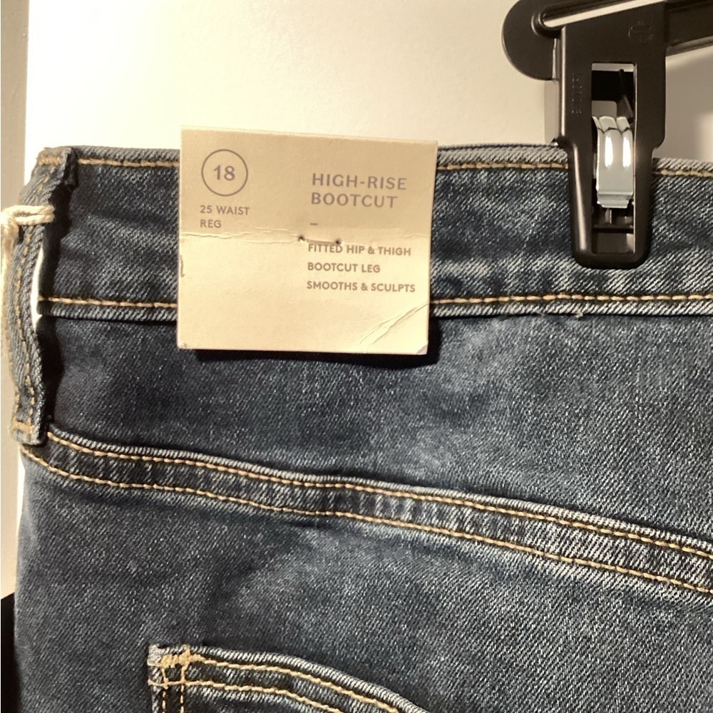 NWT Universal Thread High Rise Bootcut Size18/34R Jeans - Picture 4 of 5
